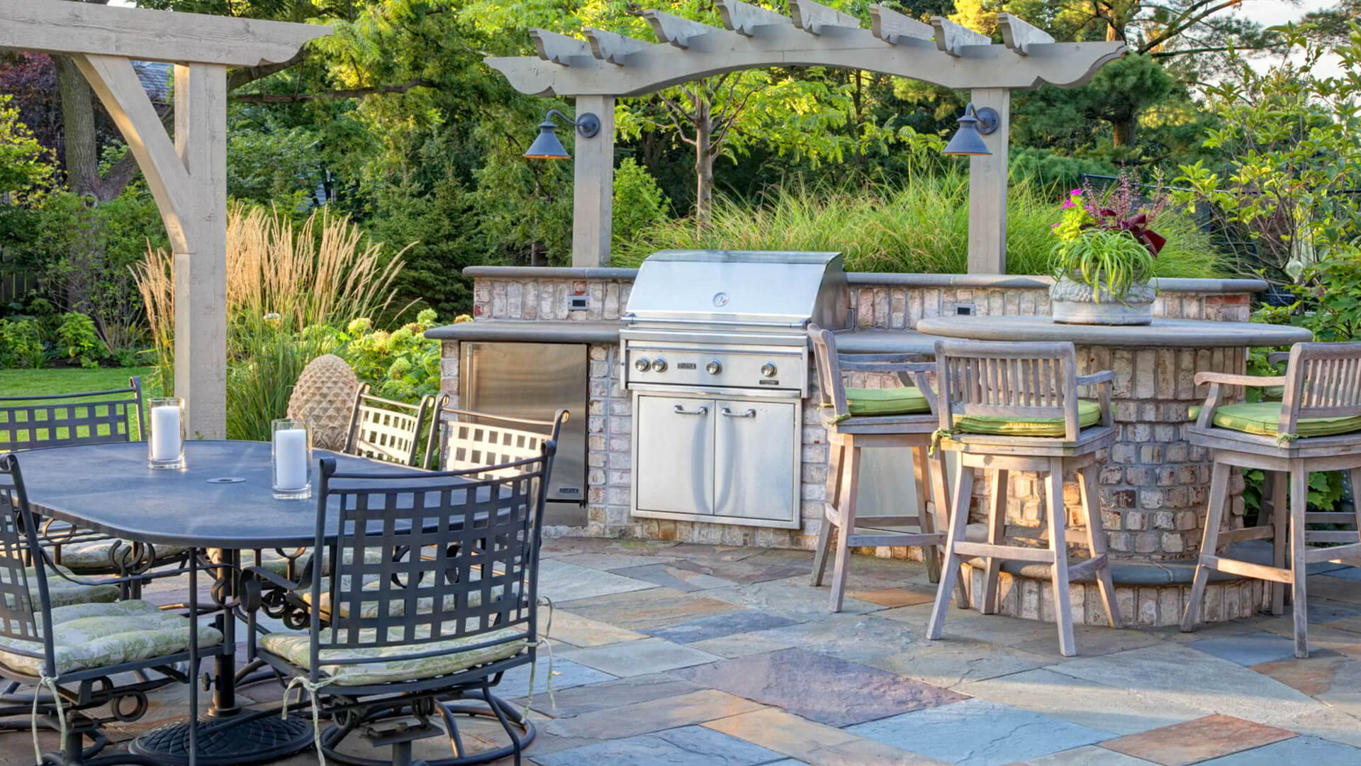 Fire Pits, Outdoor Kitchens & Pergolas
